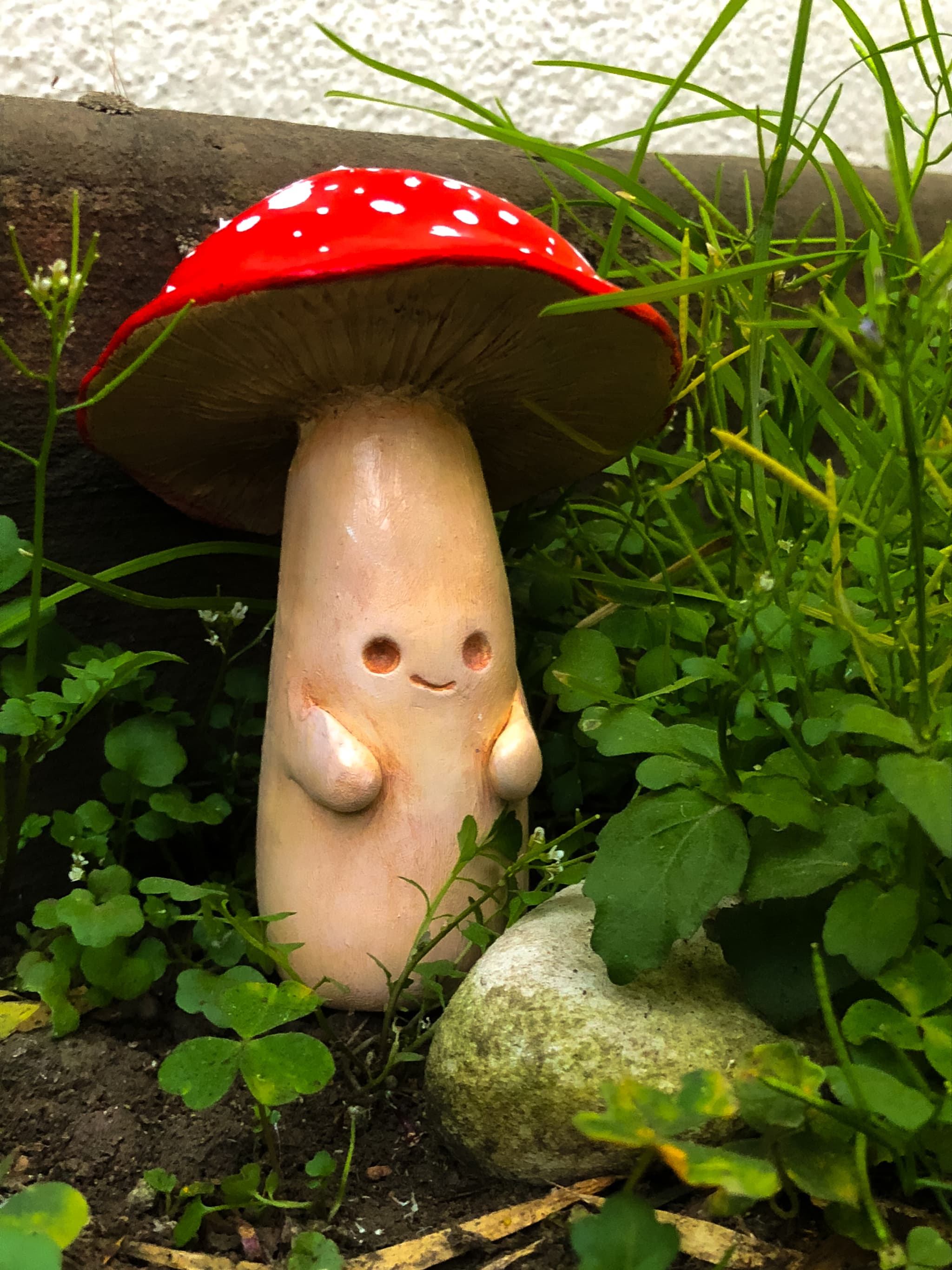 LE PETIT HONGO ESCULTURA